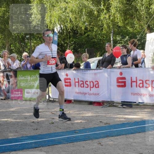 07.09.2025 - 19. Norderstedt Triathlon Zöllner http://msf.ph/oto/8784311 07.09.2025 12:11:16 Ziel 300, 1155 meine-sportfotos.de