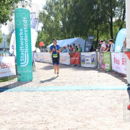 07.09.2025 - 19. Norderstedt Triathlon Zöllner http://msf.ph/oto/8784312 07.09.2025 15:20:16 Ziel 1039 meine-sportfotos.de