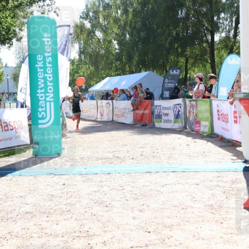 07.09.2025 - 19. Norderstedt Triathlon Zöllner http://msf.ph/oto/8784335 07.09.2025 15:20:31 Ziel 997 meine-sportfotos.de