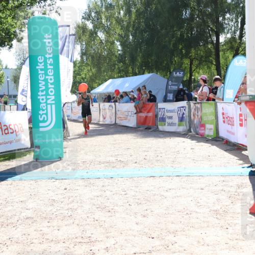 07.09.2025 - 19. Norderstedt Triathlon Zöllner http://msf.ph/oto/8784347 07.09.2025 15:20:31 Ziel 997 meine-sportfotos.de