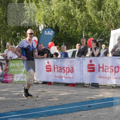 07.09.2025 - 19. Norderstedt Triathlon Zöllner http://msf.ph/oto/8784354 07.09.2025 12:12:38 Ziel 296 meine-sportfotos.de
