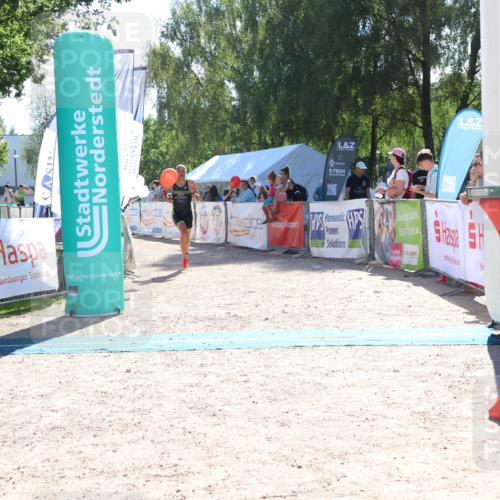 07.09.2025 - 19. Norderstedt Triathlon Zöllner http://msf.ph/oto/8784356 07.09.2025 15:20:32 Ziel 997 meine-sportfotos.de