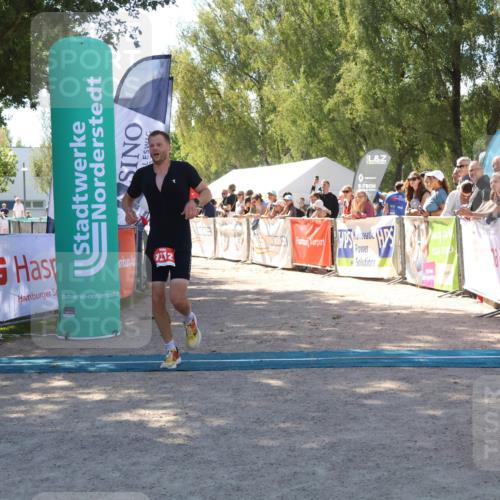 07.09.2025 - 19. Norderstedt Triathlon Zöllner http://msf.ph/oto/8784357 07.09.2025 13:08:52 Ziel 1212 meine-sportfotos.de