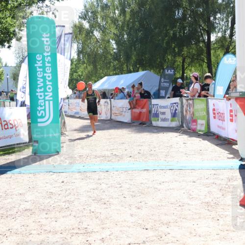 07.09.2025 - 19. Norderstedt Triathlon Zöllner http://msf.ph/oto/8784360 07.09.2025 15:20:32 Ziel 997 meine-sportfotos.de