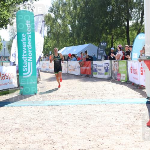 07.09.2025 - 19. Norderstedt Triathlon Zöllner http://msf.ph/oto/8784377 07.09.2025 15:20:33 Ziel 997 meine-sportfotos.de