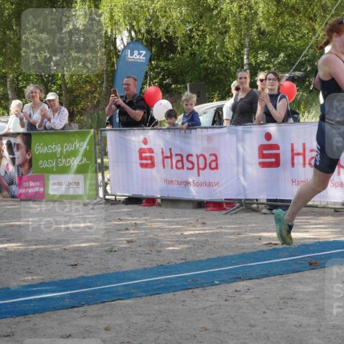 07.09.2025 - 19. Norderstedt Triathlon Zöllner http://msf.ph/oto/8784400 07.09.2025 12:13:54 Ziel 229, 1182, 1190 meine-sportfotos.de