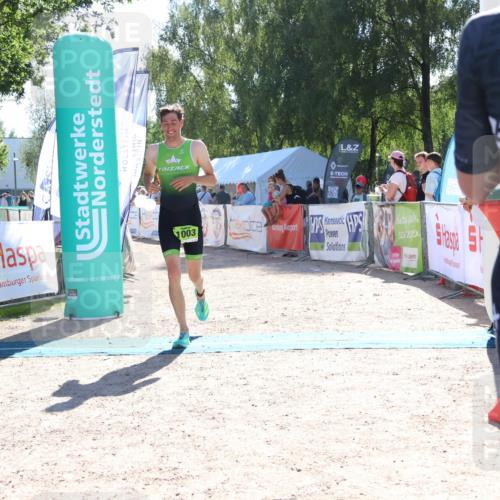 07.09.2025 - 19. Norderstedt Triathlon Zöllner http://msf.ph/oto/8784423 07.09.2025 15:20:42 Ziel 1003 meine-sportfotos.de