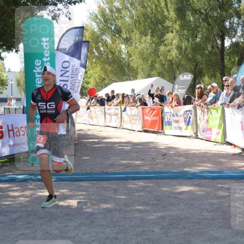 07.09.2025 - 19. Norderstedt Triathlon Zöllner http://msf.ph/oto/8784433 07.09.2025 13:09:15 Ziel 713 meine-sportfotos.de