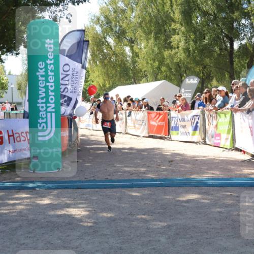 07.09.2025 - 19. Norderstedt Triathlon Zöllner http://msf.ph/oto/8784455 07.09.2025 13:09:36 Ziel 715 meine-sportfotos.de