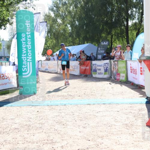 07.09.2025 - 19. Norderstedt Triathlon Zöllner http://msf.ph/oto/8784457 07.09.2025 15:20:57 Ziel 880 meine-sportfotos.de