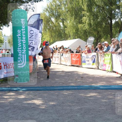 07.09.2025 - 19. Norderstedt Triathlon Zöllner http://msf.ph/oto/8784465 07.09.2025 13:09:37 Ziel 715 meine-sportfotos.de