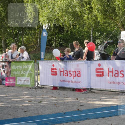 07.09.2025 - 19. Norderstedt Triathlon Zöllner http://msf.ph/oto/8784466 07.09.2025 12:15:43 Ziel  meine-sportfotos.de