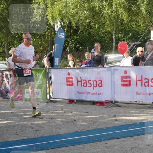 07.09.2025 - 19. Norderstedt Triathlon Zöllner http://msf.ph/oto/8784483 07.09.2025 12:16:04 Ziel 1253 meine-sportfotos.de