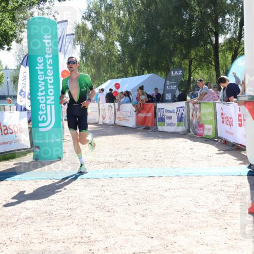 07.09.2025 - 19. Norderstedt Triathlon Zöllner http://msf.ph/oto/8784525 07.09.2025 15:21:49 Ziel 979, 1014 meine-sportfotos.de