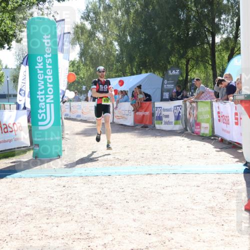 07.09.2025 - 19. Norderstedt Triathlon Zöllner http://msf.ph/oto/8784549 07.09.2025 15:21:51 Ziel 979, 1014 meine-sportfotos.de
