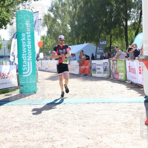 07.09.2025 - 19. Norderstedt Triathlon Zöllner http://msf.ph/oto/8784557 07.09.2025 15:21:52 Ziel 979, 1014 meine-sportfotos.de