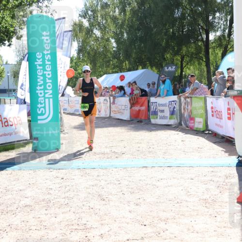 07.09.2025 - 19. Norderstedt Triathlon Zöllner http://msf.ph/oto/8784561 07.09.2025 15:22:09 Ziel 1001 meine-sportfotos.de