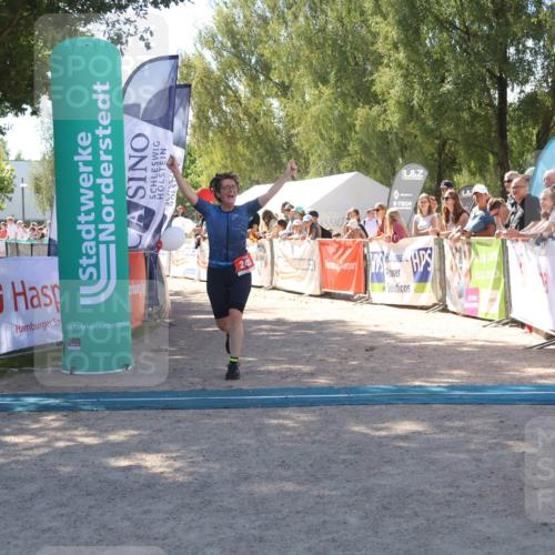 07.09.2025 - 19. Norderstedt Triathlon Zöllner http://msf.ph/oto/8784600 07.09.2025 13:10:43 Ziel 243 meine-sportfotos.de