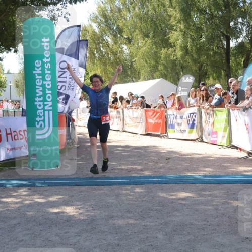 07.09.2025 - 19. Norderstedt Triathlon Zöllner http://msf.ph/oto/8784603 07.09.2025 13:10:43 Ziel 243 meine-sportfotos.de