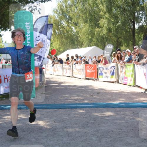 07.09.2025 - 19. Norderstedt Triathlon Zöllner http://msf.ph/oto/8784610 07.09.2025 13:10:44 Ziel 243 meine-sportfotos.de
