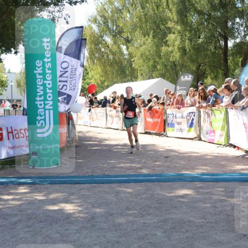 07.09.2025 - 19. Norderstedt Triathlon Zöllner http://msf.ph/oto/8784629 07.09.2025 13:11:08 Ziel 208 meine-sportfotos.de