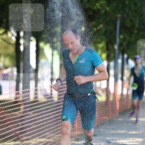 07.09.2025 - 19. Norderstedt Triathlon Michael Strokosch http://msf.ph/oto/8784631 07.09.2025 16:14:35 Laufen 425, 527, 528, 938, 1433 meine-sportfotos.de