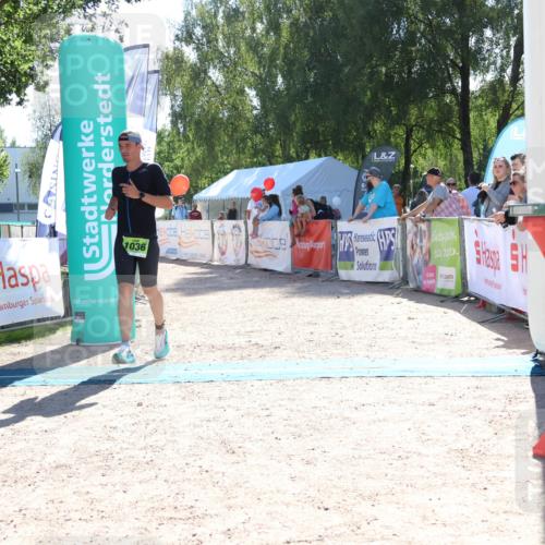 07.09.2025 - 19. Norderstedt Triathlon Zöllner http://msf.ph/oto/8784638 07.09.2025 15:22:24 Ziel 1036 meine-sportfotos.de