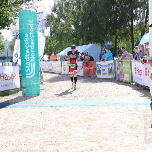 07.09.2025 - 19. Norderstedt Triathlon Zöllner http://msf.ph/oto/8784644 07.09.2025 15:22:34 Ziel 985 meine-sportfotos.de