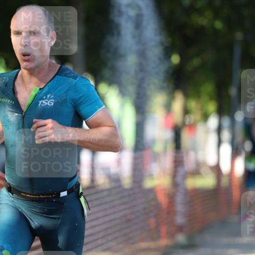 07.09.2025 - 19. Norderstedt Triathlon Michael Strokosch http://msf.ph/oto/8784648 07.09.2025 16:14:35 Laufen 425, 527, 528, 938, 1433 meine-sportfotos.de