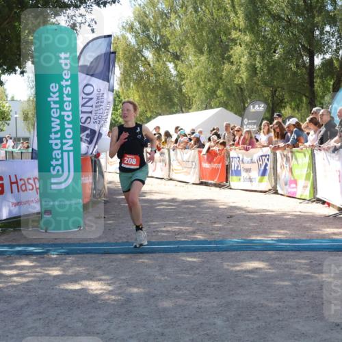 07.09.2025 - 19. Norderstedt Triathlon Zöllner http://msf.ph/oto/8784649 07.09.2025 13:11:09 Ziel 208 meine-sportfotos.de