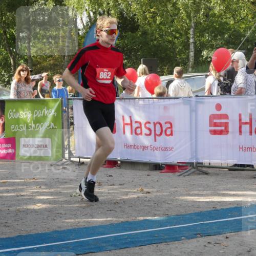 07.09.2025 - 19. Norderstedt Triathlon Zöllner http://msf.ph/oto/8784661 07.09.2025 12:20:17 Ziel 837, 862 meine-sportfotos.de