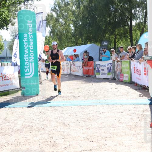 07.09.2025 - 19. Norderstedt Triathlon Zöllner http://msf.ph/oto/8784677 07.09.2025 15:23:09 Ziel 999, 1016 meine-sportfotos.de