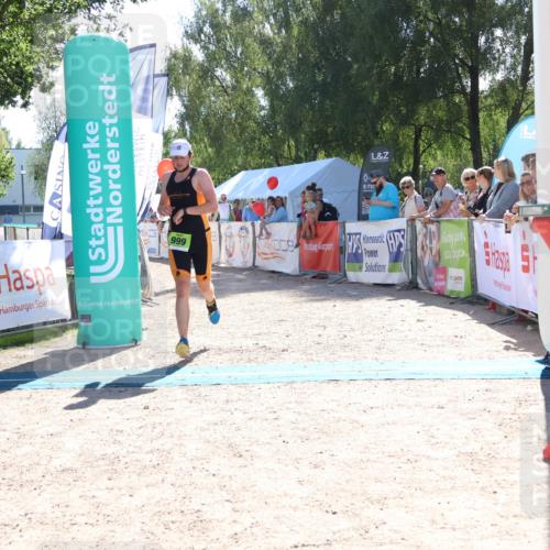 07.09.2025 - 19. Norderstedt Triathlon Zöllner http://msf.ph/oto/8784682 07.09.2025 15:23:10 Ziel 999, 1016 meine-sportfotos.de