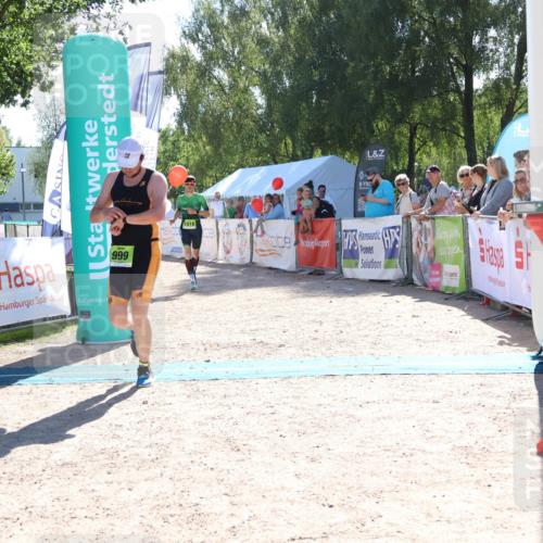 07.09.2025 - 19. Norderstedt Triathlon Zöllner http://msf.ph/oto/8784688 07.09.2025 15:23:10 Ziel 999, 1016 meine-sportfotos.de