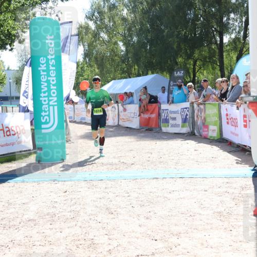 07.09.2025 - 19. Norderstedt Triathlon Zöllner http://msf.ph/oto/8784707 07.09.2025 15:23:12 Ziel 999, 1016 meine-sportfotos.de