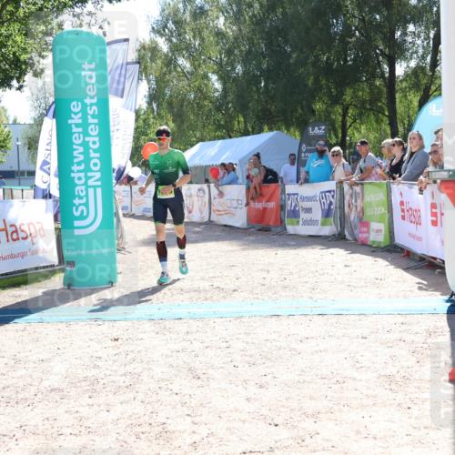 07.09.2025 - 19. Norderstedt Triathlon Zöllner http://msf.ph/oto/8784710 07.09.2025 15:23:12 Ziel 999, 1016 meine-sportfotos.de