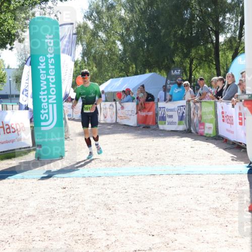 07.09.2025 - 19. Norderstedt Triathlon Zöllner http://msf.ph/oto/8784713 07.09.2025 15:23:12 Ziel 999, 1016 meine-sportfotos.de