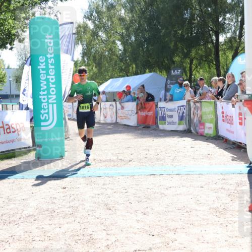 07.09.2025 - 19. Norderstedt Triathlon Zöllner http://msf.ph/oto/8784716 07.09.2025 15:23:13 Ziel 999, 1016 meine-sportfotos.de