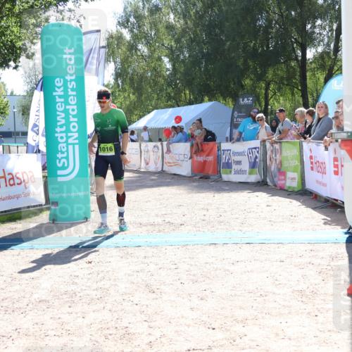 07.09.2025 - 19. Norderstedt Triathlon Zöllner http://msf.ph/oto/8784719 07.09.2025 15:23:13 Ziel 999, 1016 meine-sportfotos.de