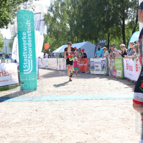 07.09.2025 - 19. Norderstedt Triathlon Zöllner http://msf.ph/oto/8784751 07.09.2025 15:24:23 Ziel 978 meine-sportfotos.de