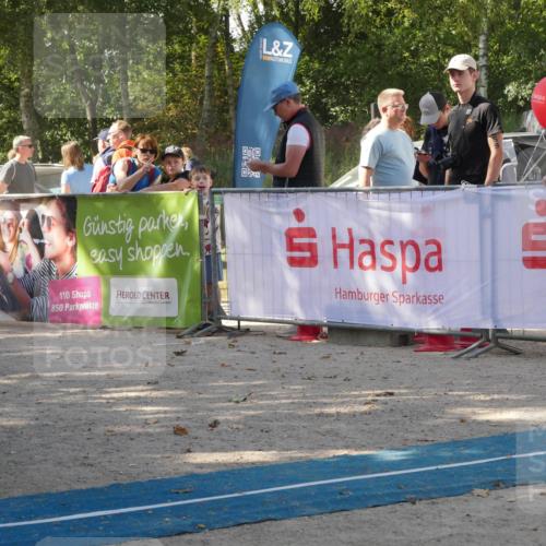 07.09.2025 - 19. Norderstedt Triathlon Zöllner http://msf.ph/oto/8784759 07.09.2025 12:24:27 Ziel 138, 152, 281 meine-sportfotos.de