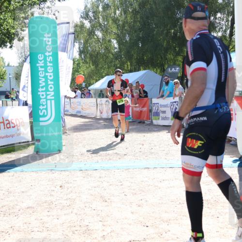 07.09.2025 - 19. Norderstedt Triathlon Zöllner http://msf.ph/oto/8784760 07.09.2025 15:24:24 Ziel 978 meine-sportfotos.de