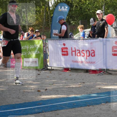 07.09.2025 - 19. Norderstedt Triathlon Zöllner http://msf.ph/oto/8784764 07.09.2025 12:24:28 Ziel 138, 152, 281 meine-sportfotos.de