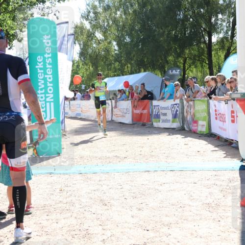 07.09.2025 - 19. Norderstedt Triathlon Zöllner http://msf.ph/oto/8784773 07.09.2025 15:24:30 Ziel 978, 1469 meine-sportfotos.de