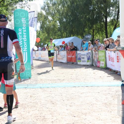 07.09.2025 - 19. Norderstedt Triathlon Zöllner http://msf.ph/oto/8784776 07.09.2025 15:24:30 Ziel 978, 1469 meine-sportfotos.de