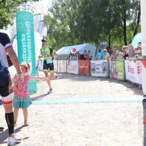 07.09.2025 - 19. Norderstedt Triathlon Zöllner http://msf.ph/oto/8784789 07.09.2025 15:24:31 Ziel 978, 1469 meine-sportfotos.de