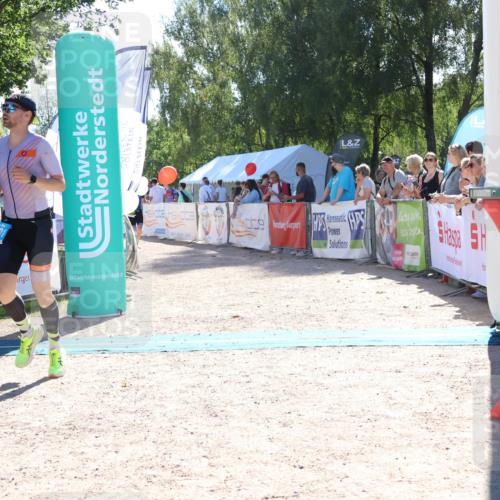 07.09.2025 - 19. Norderstedt Triathlon Zöllner http://msf.ph/oto/8784842 07.09.2025 15:25:05 Ziel 1008, 1401 meine-sportfotos.de