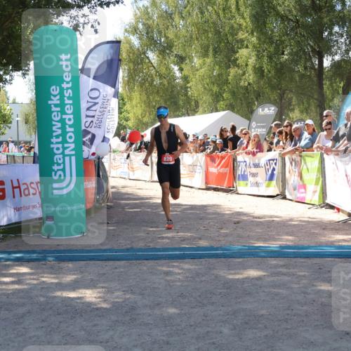 07.09.2025 - 19. Norderstedt Triathlon Zöllner http://msf.ph/oto/8784853 07.09.2025 13:12:10 Ziel 820 meine-sportfotos.de