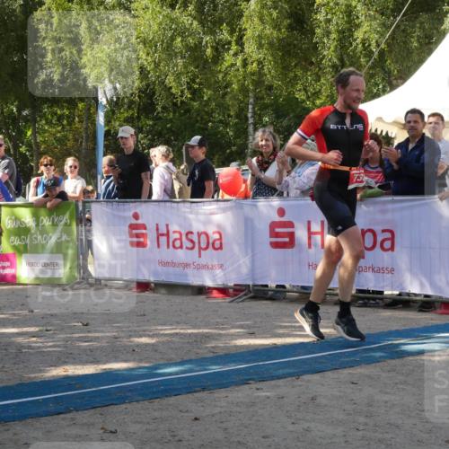 07.09.2025 - 19. Norderstedt Triathlon Zöllner http://msf.ph/oto/8784880 07.09.2025 12:29:05 Ziel 736, 1197, 1348 meine-sportfotos.de