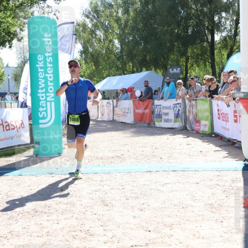 07.09.2025 - 19. Norderstedt Triathlon Zöllner http://msf.ph/oto/8784905 07.09.2025 15:25:10 Ziel 1008, 1401 meine-sportfotos.de